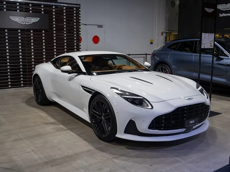 Aston Martin DB12