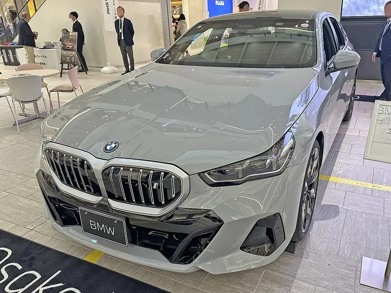 BMW i5