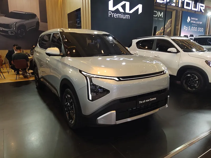 Kia Carens Clavis