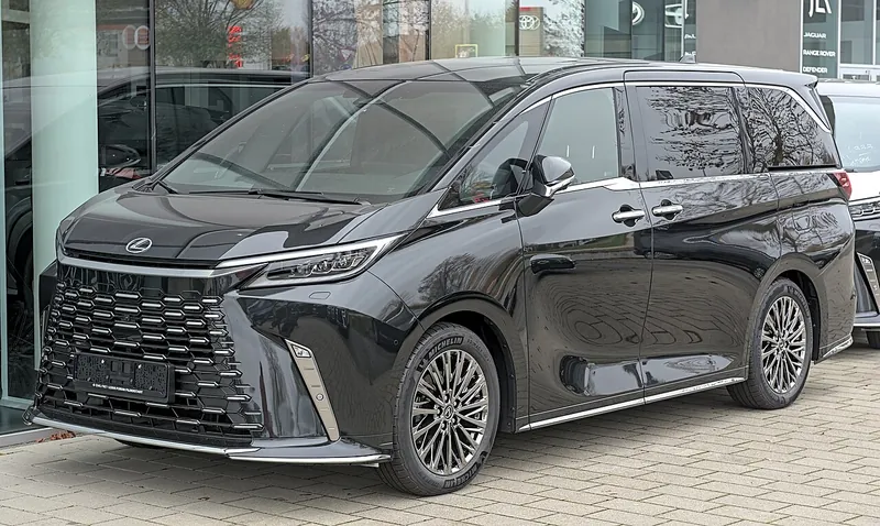 Lexus LM
