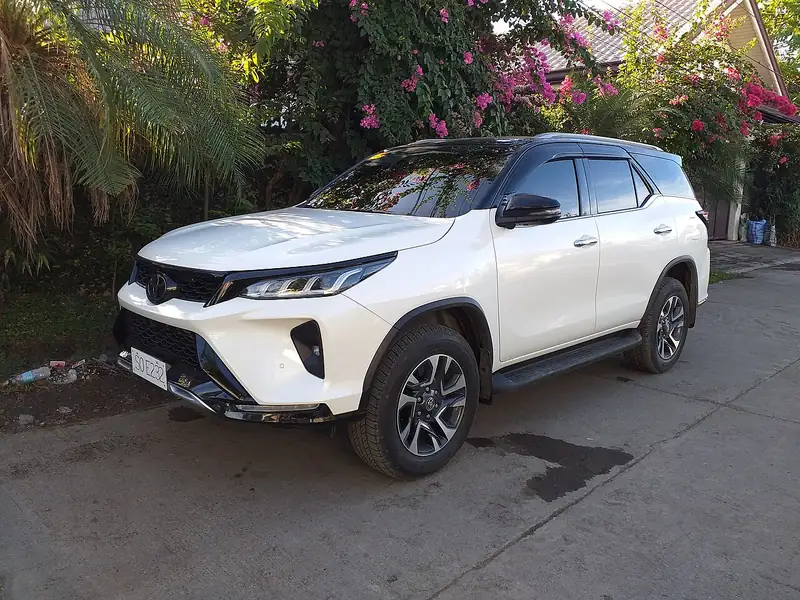Toyota Fortuner Legender