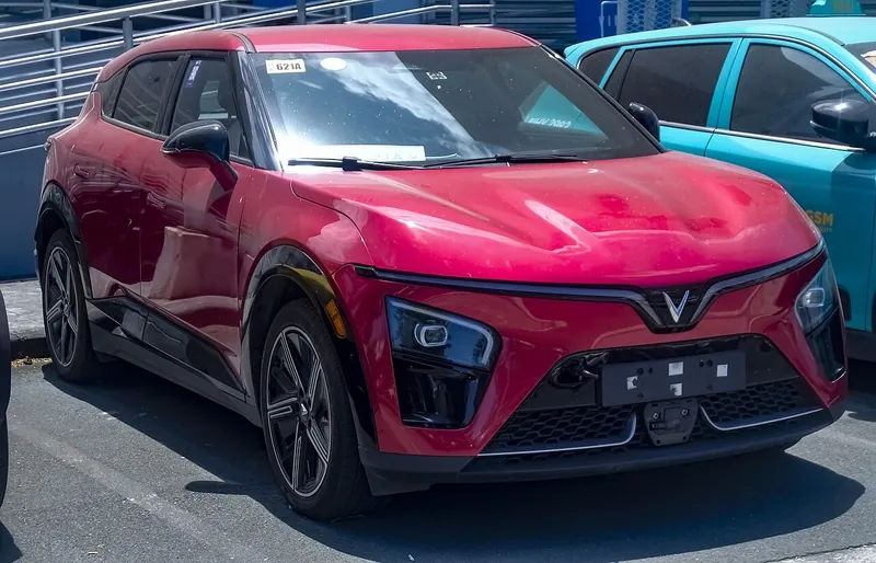 VinFast VF7